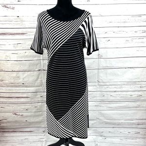St. John Sport Dress Womens Size M Knit Short Sleeves Black/White Stripes.